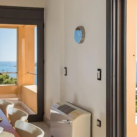 Villa Daphne By The Sea