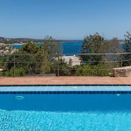 Villa Daphne By The Sea *