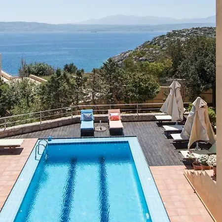Daphne By The Sea Villa